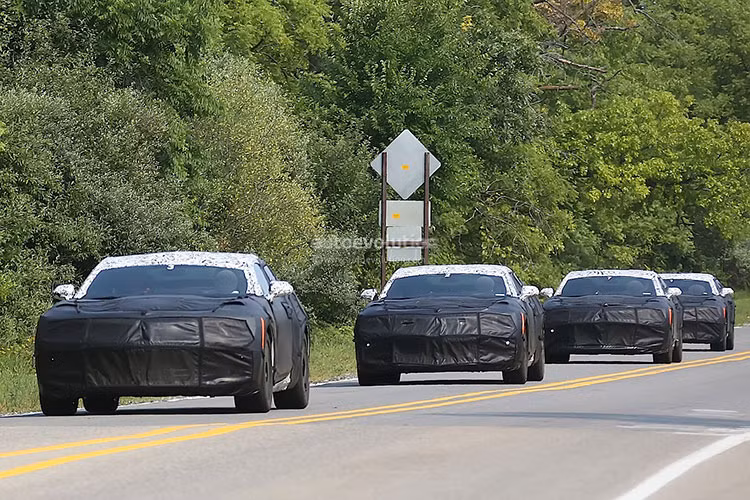 Hình ảnh chạy thử được cho là của Chevrolet Camaro 2016.