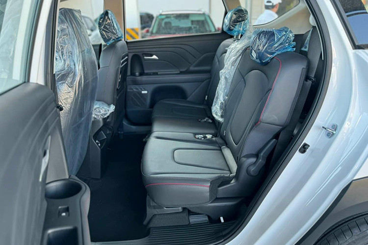 Động cơ xe Hyundai Stargazer X vẫn là loại Smartstream G 4 xi-lanh, xăng, hút khí tự nhiên, dung tích 1.5L cho công suất 115 mã lực tại tốc độ tua máy 6.300 vòng/phút, mô-men xoắn tối đa 144 Nm tại tua máy 4.500 vòng/phút. Đây là động cơ của bản cũ. Khối động cơ này kết hợp với hộp số vô cấp biến thiên thông minh iVT cùng hệ dẫn động cầu trước.