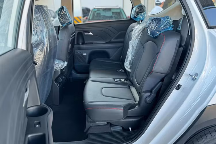 Động cơ xe Hyundai Stargazer X vẫn là loại Smartstream G 4 xi-lanh, xăng, hút khí tự nhiên, dung tích 1.5L cho công suất 115 mã lực tại tốc độ tua máy 6.300 vòng/phút, mô-men xoắn tối đa 144 Nm tại tua máy 4.500 vòng/phút. Đây là động cơ của bản cũ. Khối động cơ này kết hợp với hộp số vô cấp biến thiên thông minh iVT cùng hệ dẫn động cầu trước.