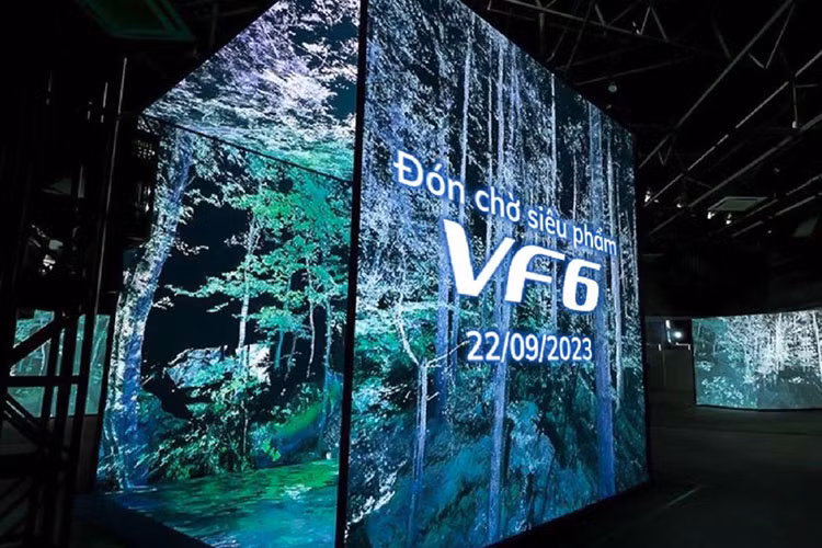 Với việc bản thương mại của VinFast VF6 đã được chốt lịch ra mắt, nhiều khả năng người dùng có thể sẽ được đặt cọc mẫu xe này trong tháng 9 tới. Hiện giá xe Vinfast VF6 2024 chưa được công bố nhưng khả năng cao sẽ ở mức hợp lý, phù hợp với ngân sách của số đông người dùng Việt.