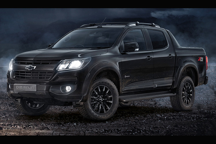 Khác với những phien bản mới của các đối thủ cùng phân khúc, bước sang thế hệ mới nhưng mẫu xe bán tải Chevrolet Colorado lại thường xuyên được bổ sung phiên bản đặc biệt. Mới đây nhất là Chevrolet Colorado Midnight Edition 2019 tại thị trường Thái Lan.