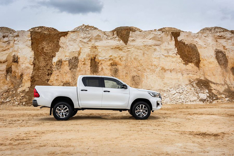 Mẫu xe bán tải Toyota Hilux 2019 phiên bản đặc biệt dành riêng cho thị trường châu Âu với các chi tiết ngoại thất sở hữu phong cách thiết kế tương đồng với phiên bản tiêu chuẩn.