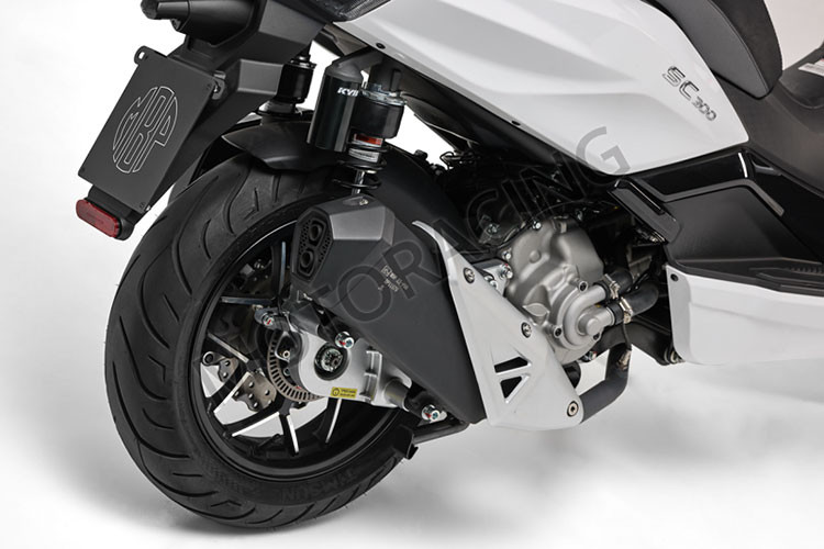 Morbidelli SC300 2025 được trang bị động cơ 278cc, sản sinh công suất tối đa 26 mã lực, mang lại khả năng tăng tốc mượt mà và sức mạnh ấn tượng cho việc di chuyển trong thành phố cũng như những chuyến đi chơi cuối tuần. 