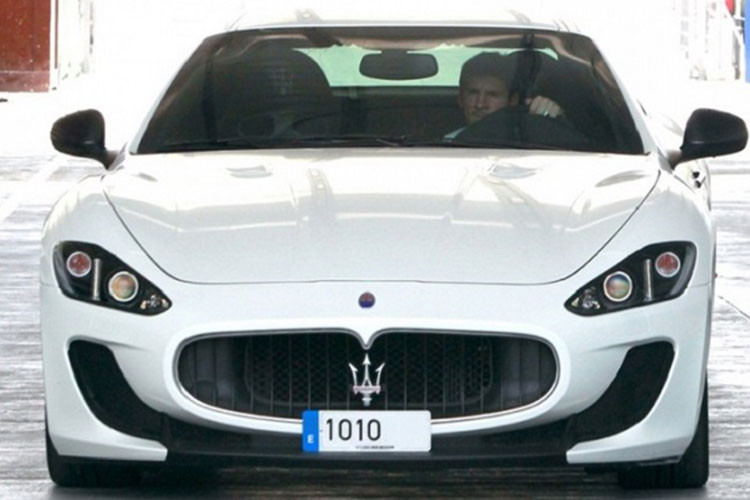Messi dường như là fan cuồng của dòng xe Ý khi anh cũng từng sở hữu một chiếc Maserati Gran Turismo MC Stradale, trước khi được bán lại cho người khác. Được biết, giá trị của chiếc xe thể thao này thời điểm mới mua về rơi vào khoảng 150.000 USD.