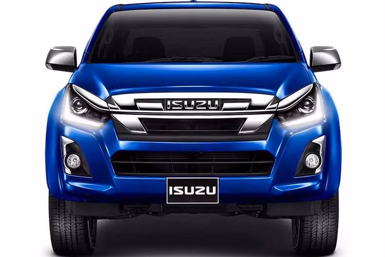 Tương ứng với những nâng cấp mới là giá bán cũng cao hơn trước. Bản 2.5 L 4×4 có giá 85.671 RM (tương đương 488 triệu đồng); bản 3.0 L 4x4 có giá 91.250 RM (tương đương 520 triệu đồng). 