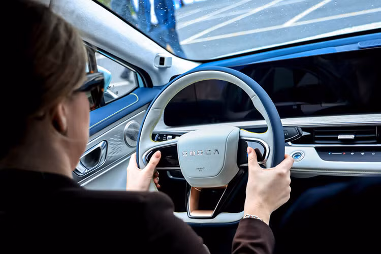 Khoang lái của OMODA E5 không chỉ gây ấn tượng về mặt thị giác mà còn là thiết kế đặc trưng của thế hệ phương tiện sử dụng năng lượng mới.