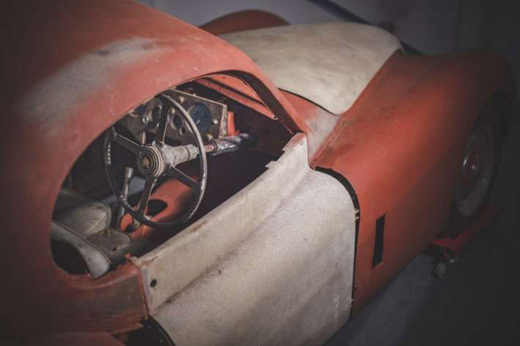 "Lịch sử của chiếc xe khiến nó càng trở nên thú vị và thu hút người mua hơn", ông Tristan Judge, giám đốc công ty The Market, khẳng định. Cũng theo ông Judge, đây là cơ hội không thể bỏ qua cho các nhà sưu tập ôtô.