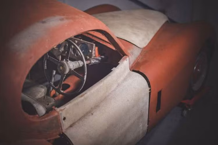 "Lịch sử của chiếc xe khiến nó càng trở nên thú vị và thu hút người mua hơn", ông Tristan Judge, giám đốc công ty The Market, khẳng định. Cũng theo ông Judge, đây là cơ hội không thể bỏ qua cho các nhà sưu tập ôtô.