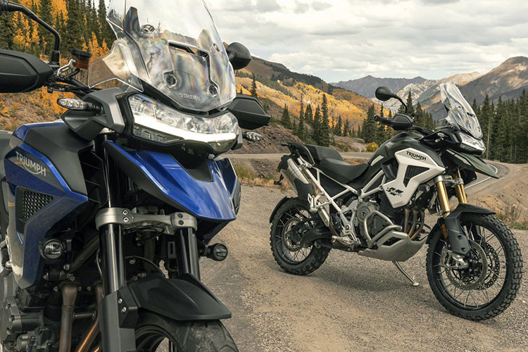 Đi kèm với động cơ là trục các-đăng truyền động có thiết kế cơ mới, giúp giảm 1,5kg trọng lượng so với trang bị cũ. Trên thực tế, Triumph đã thực hiện "giảm cân" cho khá nhiều chi tiết của xe. So với phiên bản cũ, Triumph Tiger 1200 2022 nhẹ hơn đến 25kg, tùy thuộc vào từng bản trang bị mà trọng lượng của xe sẽ rơi vào khoảng 240 - 261 kg.