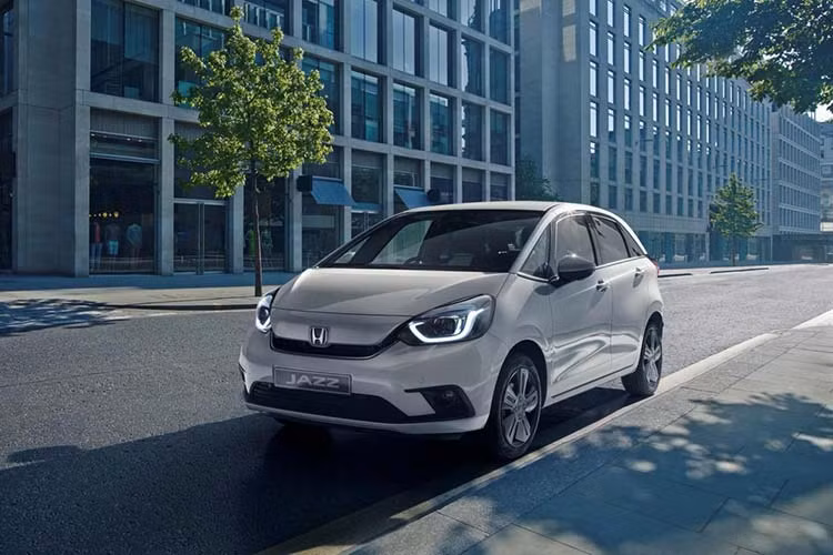 Vào hồi tháng 11 năm ngoái, hãng Honda đã chính thức ra mắt Jazz thế hệ mới tại thị trường Nhật Bản. Theo kế hoạch, Honda Jazz 2020 mới sẽ trình làng tại thị trường châu Âu vào mùa hè năm nay. Trước thời điểm đó, hãng Honda đã công bố một số thông tin chính thức của Jazz 2020 dành cho thị trường châu Âu.