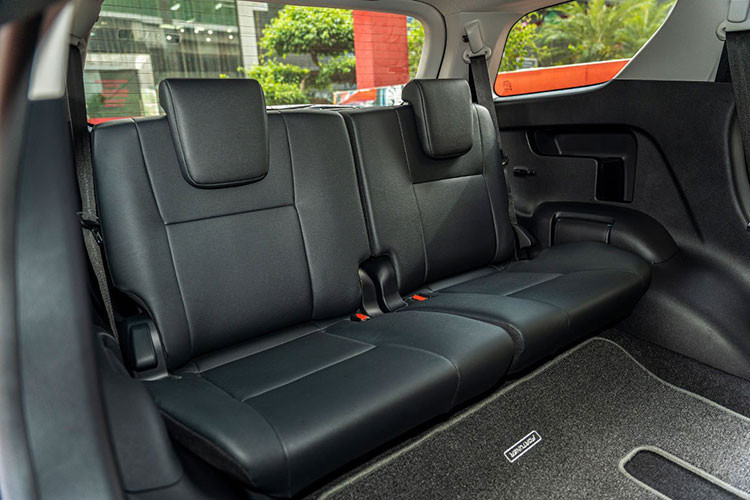 Ở lần điều chỉnh giá này, hãng không công bố lý do song có thể thiếu hụt nguồn cung linh kiện, khó khăn trong việc sản xuất khiến giá xe điều chỉnh. Một số mẫu xe khác của Toyota như Vios, Veloz hay Camry, Toyota Corolla Cross cũng đã điều chỉnh giá bán vì nguyên nhân tương tự.