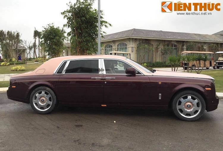 Rolls-Royce Phantom Lửa Thiêng của đại gia Trịnh Văn Quyết vẫn được trang bị khối động cơ V12, dung tích 6.75 lít, sản sinh công suất tối đa 453 mã lực và mô-men xoắn cực đại đạt 720 Nm. Chiếc xe siêu sang này mất khoảng thời gian 6,1 giây để tăng tốc lên 100 km/h từ vị trí xuất phát trước khi đạt vận tốc tối đa 250 km/h.