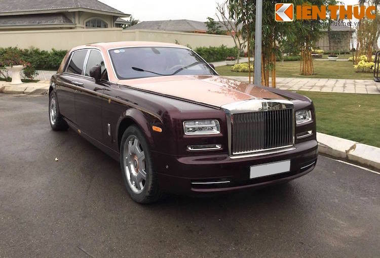 Dự án Đông Sơn đã được đại lý Rolls-Royce chính hãng Hà Nội cho triển khai cách đây 7 năm và mẫu xe mang tên gọi Lửa Thiêng đã được ông Trịnh Văn Quyết chốt giao dịch sau nhiều lần được đích thân ông chủ của đại lý hãng xe siêu sang tại Việt Nam ngỏ lời.