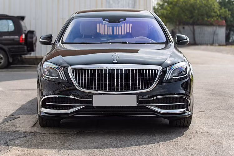 Ngoài những chiếc xe siêu sang trong bài viết này, ông Trịnh Văn Quyết còn hay sử dụng xe siêu sang Rolls-Royce Ghost có một số chi tiết mạ vàng từng thuộc sở hữu của cựu Chủ tịch Rolls-Royce Hà Nội cùng vài chiếc xe SUV hạng sang đắt tiền khác...