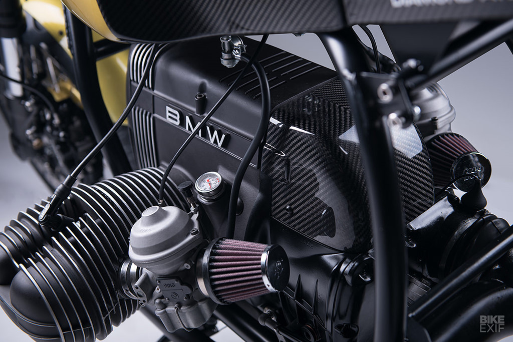 Phiên bản V2 được trang bị hệ thống xả 2 -1 tùy chọn với lon pô giảm âm đáp ứng yêu cầu của luật pháp tại Đức. Âm thanh phát ra nhỏ hơn phiên bản thường nhưng phù hợp với đặc trưng của cỗ máy boxer. Thời gian làm ra một mẫu Mark II là một năm vì Diamond không chế tạo sẵn các linh kiện trước mà chờ sự chọn lựa từ khách hàng.