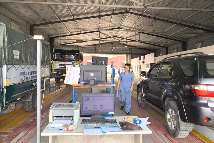 Canh bao lua dao cap nhat dang kiem oto tren VNeID