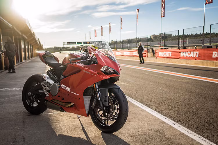 Từng đạt 16 giải thưởng xuất sắc dành cho nhà sản xuất và 13 danh hiệu hàng đầu cho các tay đua. Kể từ 2003, Ducati tham dự giải Moto GP và thực sự ghi dấu ấn vào năm 2007 khi đoạt cả giải thưởng dành cho nhà sản xuất và cho các tay đua.
