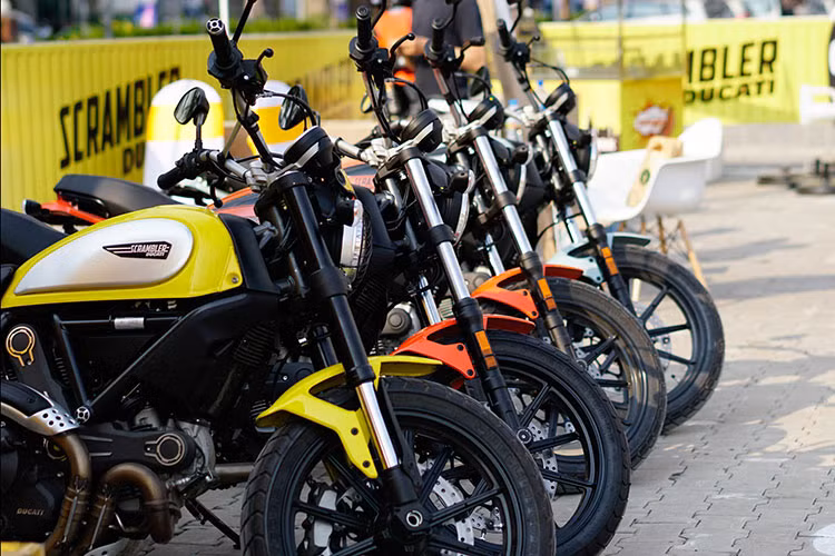 Ducati Việt Nam là nhà phân phối chính hãng của thương hiệu xe môtô Ý - Ducati, được công nhận duy nhất tại Việt Nam; chuyên phân phối các dòng xe Ducati và các sản phẩm, dịch vụ liên quan đến thương hiệu Ducati.