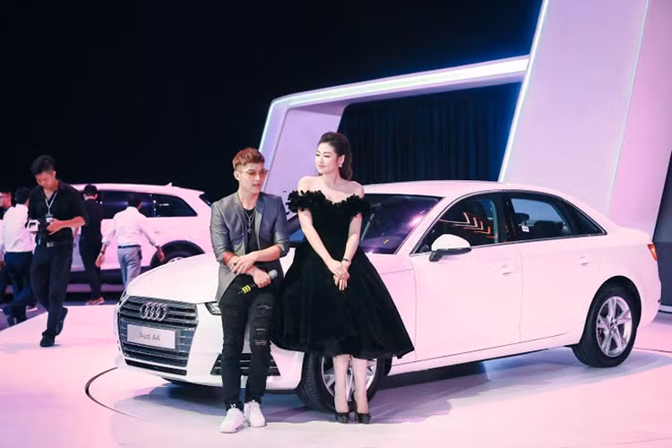 Audi A4 mới được trang bị động cơ 2.0 TFSI, công suất tăng thêm 12% đạt 140kW (tương đương 190 mã lực), nhưng tiết kiệm nhiên liệu tăng 16% so với phiên bản trước, chỉ ở mức 4,9 lít/100km.