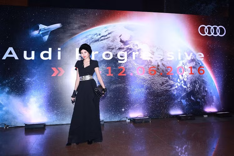 Tại triển lãm, người tham quan sẽ được thưởng thức âm thanh Audiorama, dự án đua xe Dopple, màn trình diễn của nghệ sĩ múa Linh Nga, nghệ sỹ đương đại Lê Thanh Tùng, cùng với màn giao lưu với các sao Việt...