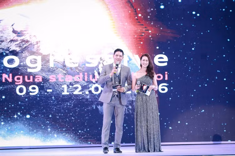 Bên cạnh đó, tại triển lãm riêng lần này, Audi còn tổ chức hàng loạt các show diễn riêng với đủ các sắc màu. Bên cạnh đó là sự xuất hiện của những vị khách mời là hoa hậu, người mẫu, ca sỹ, diễn viên... nổi tiếng hàng đầu tại Việt Nam hiện nay.