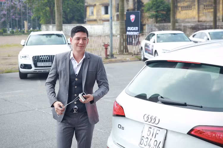  Triển lãm kéo dài 4 ngày sẽ trưng bày các mẫu xe Audi bao gồm; TT Coupe, A4 mới, A5 Sportback quattro, A6 sedan, A7 Sportback quattro, A8L quattro, Q3 quattro, Q5 quattro, Q7 quattro mới và Audi R8 Coupe hoàn toàn mới.