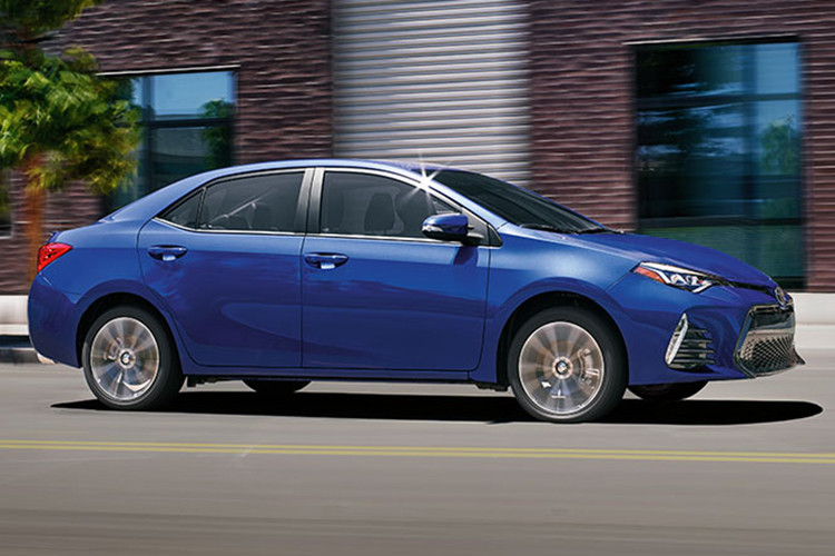 “Ngôi vương” trong bảng xếp hạng này là cái tên quen thuộc đến từ hãng xe Nhật Bản với 478.122 xe bán ra trong năm 2018. Được ra mắt lần đầu vào năm 1966, Corolla chưa bao giờ tỏ ra mình bị kém cạnh so với bất cứ mẫu xe nào trên toàn cầu về doanh số. Thậm chí, năm 2018 Toyota Corolla còn có doanh số tang 3% so với cùng kỳ năm ngoái.