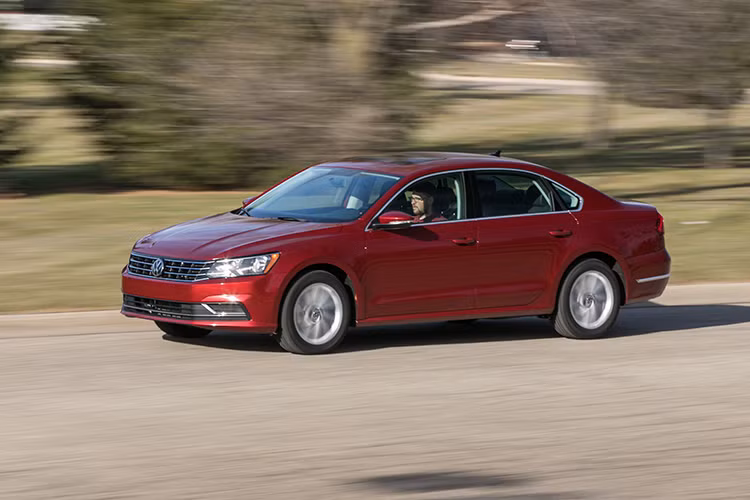 Trong năm 2018, doanh số chung của mẫu xe Volkswagen Passat tiếp tục tăng trưởng 5% so với cùng kỳ năm ngoái và đạt 356.566 xe, đây là một con số ấn tượng với một mẫu xe đến từ châu Âu.