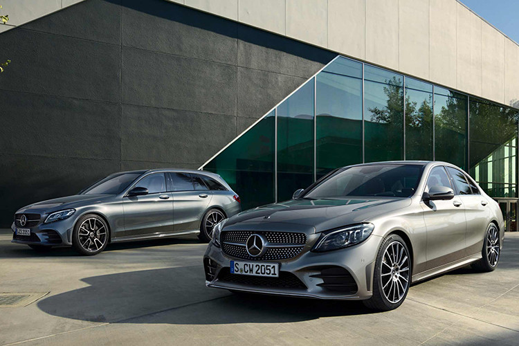 Mẫu xe “át chủ bài” của hãng xe Đức cũng đang phải chịu những “cú đánh” mạnh từ các dòng SUV và Crossover như Ford Focus khiến doanh số năm nay giảm 5% so với năm 2017 và chỉ đạt 244.277 xe bán ra. Sở hữu phong cách thiết kế hiện đại cùng khả năng vận hành bền bỉ, C-Class vẫn là một cái tên được nhiều người yêu mến.
