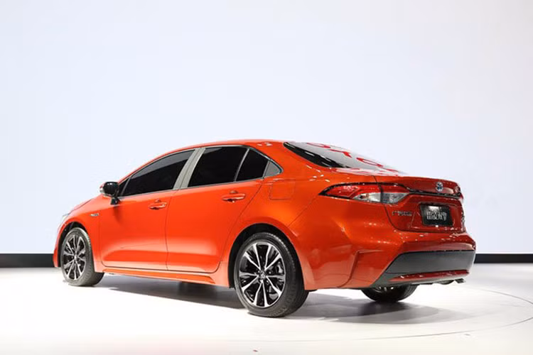 Dự kiến, Toyota Levin 2019 bản máy xăng sẽ sớm được bày bán trên thị trường Trung Quốc trong thời gian tới với mức giá "mềm" hơn bản hybrid.