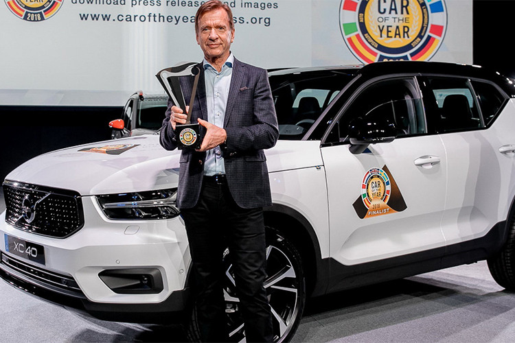 Sau đánh giá của hội đồng gồm 60 vị giám khảo đến từ 23 quốc gia, danh hiệu xe của năm 2018 tại thị trường châu Âu (2018 European Car of the Year) đã có chủ. Đó chính là mẫu SUV compact hạng sang: Volvo XC40 hoàn toàn mới. Đây cũng là lần đầu tiên Volvo đạt được danh hiệu xe của năm tại châu Âu.