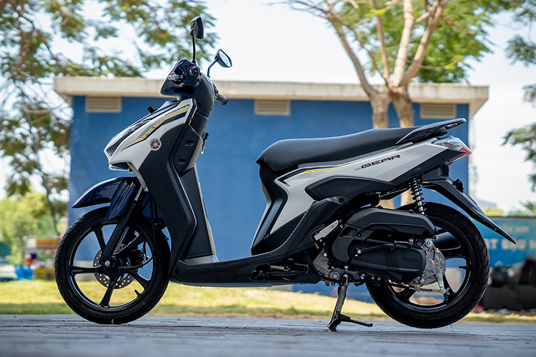 Yamaha Gear 125 cỡ nhỏ là dòng xe tay ga phổ thông từng được Yamaha mở bán tại Indonesia từ cuối năm 2020 để hướng đến nhóm khách hàng trẻ hay những người đang tìm kiếm một mẫu xe tay ga nhỏ gọn, tiết kiệm để đi lại hàng ngày. Diện mạo và kịch thước xe khá tương đồng mẫu Mio M3 từng sản xuất tại Indonesia và xuất khẩu sang Việt Nam.
