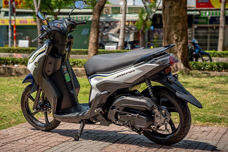 Các phiên bản Yamaha Gear 125 đều dùng động cơ 4 thì, xi-lanh đơn SOHC dung tích 124,96 cc tích hợp hệ thống phun xăng điện tử. Động cơ này sản sinh công suất 9,5 mã lực tại vòng tua máy 8.000 vòng/phút, mô-men xoắn cực đại 9,5 Nm tại 5.500 vòng/phút.