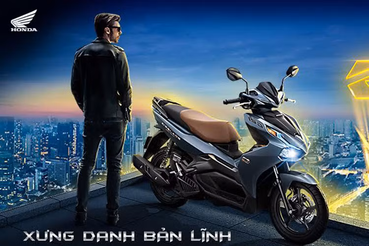 Honda Việt Nam vừa chính thức giới thiệu phiên bản 2021 của cặp đôi Airblade 125cc/150cc. Sự thay đổi chủ yếu của phiên bản xe ga Honda Air Blade 2021 mới chính là việc bổ sung một số màu sắc cũng như đưa tới bộ tem xe mới độc đáo.