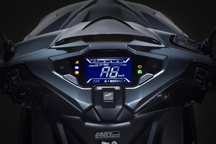 Trong khi đó, phiên bản của mẫu xe tay ga Honda Air Blade 150cc 2021 cùng với các màu sắc mới thì cũng được chú trọng phối màu tạo sự liên kết cao giữa các bộ phận nhằm nổi bật sự cao cấp trong thiết kế phiên bản mới.