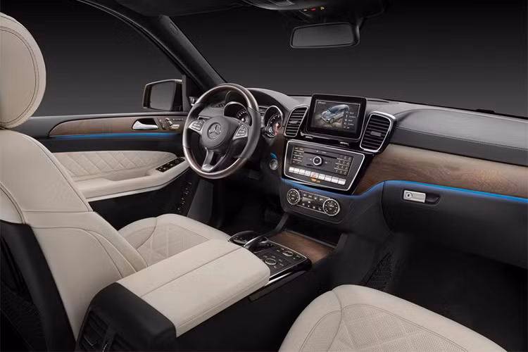 Bên cạnh đó là những trang bị độc quyền, cũng như các tính năng cao cấp khác như tính năng tự lái cũng sẽ được đưa vào phiên bản thương mại hóa.