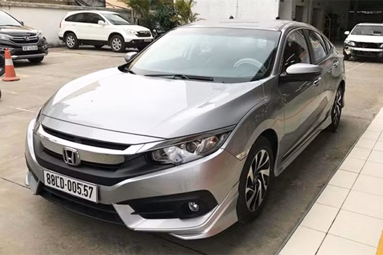 Ngay sau khi đáp ứng được các yêu cầu từ cơ quan chức năng sau Nghị Định 116, Honda Việt Nam đã ngay lập tức đưa về lô xe đầu tiên nhập khẩu từ Thái Lan với mức thuế 0%. Trong đó đáng chú ý nhất là các mẫu xe Honda Civic 2018 mới có thêm 2 phiên bản thay vì chỉ 1 bản 1.5 Turbo vào năm ngoái.