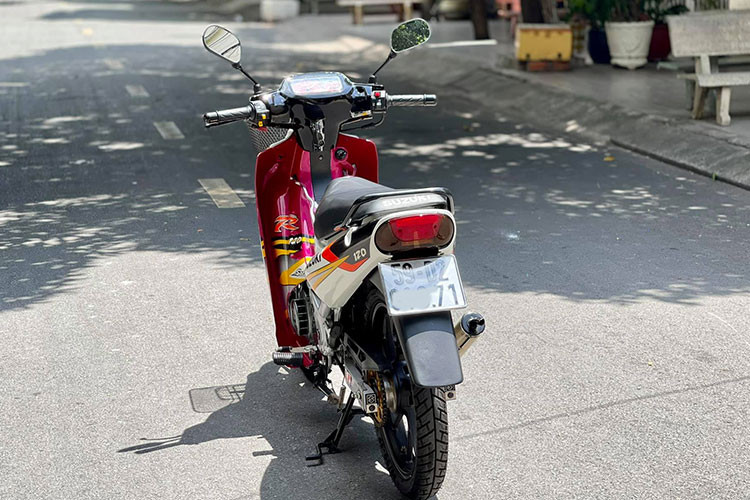 Trải qua hơn 20 năm, ngày nay những chiếc Sports 110 vẫn rất được giới chơi xe ưa chuộng. Do các dòng xe này đã bị Suzuki ngừng sản xuất từ lâu nên hiện tại, chúng đều có giá khá đắt với những xe chính chủ, sang tên được như trong bài, nó đang được chủ nhân chào giá 168 triệu đồng. Đặc biệt, những chiếc "Su xì po" còn nguyên bản và trong tình trạng như mới có thể tới hàng trăm triệu đồng.