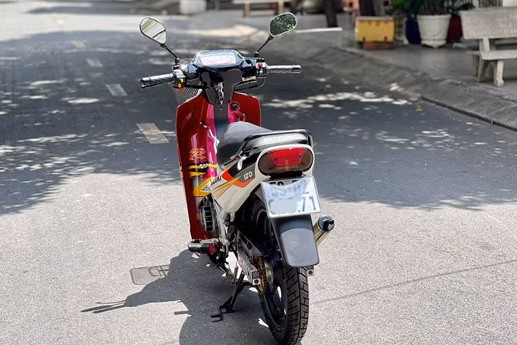 Trải qua hơn 20 năm, ngày nay những chiếc Sports 110 vẫn rất được giới chơi xe ưa chuộng. Do các dòng xe này đã bị Suzuki ngừng sản xuất từ lâu nên hiện tại, chúng đều có giá khá đắt với những xe chính chủ, sang tên được như trong bài, nó đang được chủ nhân chào giá 168 triệu đồng. Đặc biệt, những chiếc "Su xì po" còn nguyên bản và trong tình trạng như mới có thể tới hàng trăm triệu đồng.