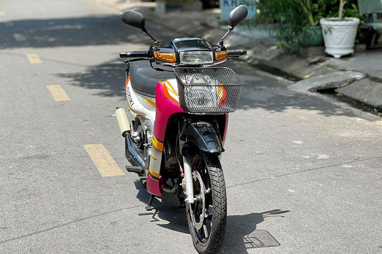 Tại Việt Nam có thời điểm người ta còn ví von "Vạn lời nói không bằng làn khói xì-po" - ám chỉ những chiếc xe 2 kỳ đình đám thời điểm đó. Với mức giá bị đội lên đến cả trăm triệu đồng hay thậm chí cao hơn nữa, nhưng hiện nay nhiều người đam mê sưu tầm vẫn đang săn lùng những chiếc xe đẹp, nguyên bản và "zin" cho mình.