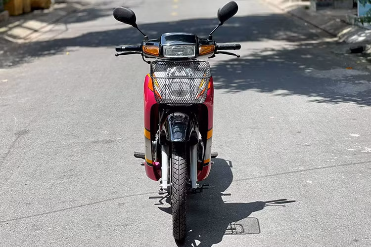 Thiết kế đã hoài niệm theo năm tháng nhưng vẫn có sức thu hút mạnh mẽ với các tín đồ đam mê dòng xe 2 thì hiện nay. Sở hữu công suất lớn cùng tiếng nổ 2 kỳ đặc trưng "Su xì po" nói riêng và các biến thể 2 kỳ khác nói chung đã trở thành một trong những "tượng đài" xe máy tại Việt Nam.