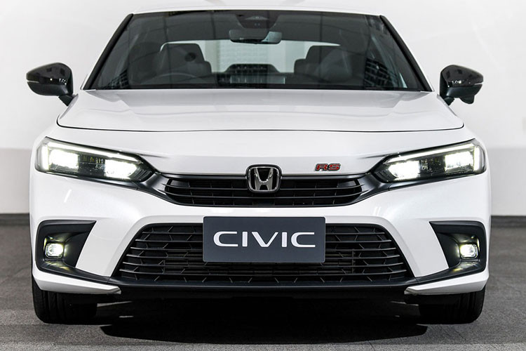 Động cơ 2.0L tại thị trường Mỹ có mặt trên phiên bản thấp nhất cho công suất cực đại 158 mã lực, đi kèm với hộp số vô cấp CVT. Khối động cơ thuần khí tự nhiên này yếu hơn khối động tăng áp. Tuy nhiên, ưu điểm loại động cơ hút khí tự nhiên là cho hiệu suất tốt, khả năng phản hồi nhanh và độ bền bỉ cao. Còn ưu điểm động cơ tăng áp là chịu thuế thấp, tăng tốc bốc và tiết kiệm nhiên liệu.