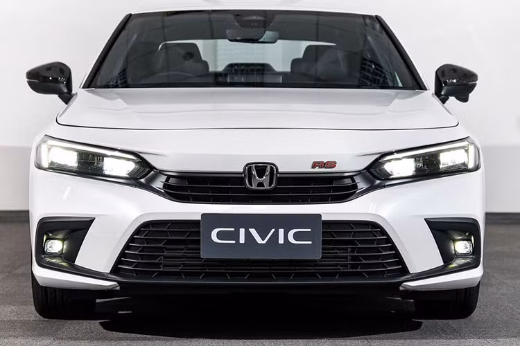 Động cơ 2.0L tại thị trường Mỹ có mặt trên phiên bản thấp nhất cho công suất cực đại 158 mã lực, đi kèm với hộp số vô cấp CVT. Khối động cơ thuần khí tự nhiên này yếu hơn khối động tăng áp. Tuy nhiên, ưu điểm loại động cơ hút khí tự nhiên là cho hiệu suất tốt, khả năng phản hồi nhanh và độ bền bỉ cao. Còn ưu điểm động cơ tăng áp là chịu thuế thấp, tăng tốc bốc và tiết kiệm nhiên liệu.