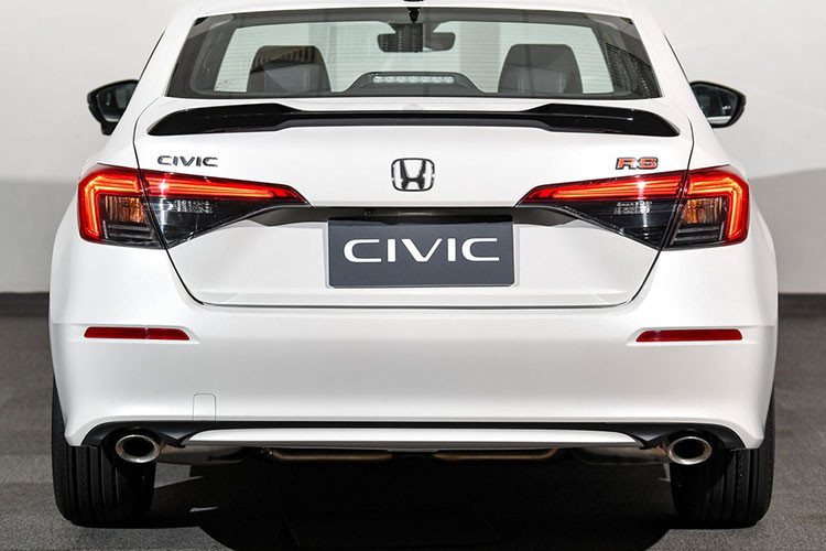 Tiếp theo, tất cả các biến thể mới đều sử dụng chung cấu hình động cơ 1.5L. Loại động cơ này sản sinh công suất 178 mã lực, mô-men xoắn 240 Nm, yếu hơn so với động cơ ở 5 mã lực so với thị trường Mỹ và Nhật Bản dù cùng dung tích. 