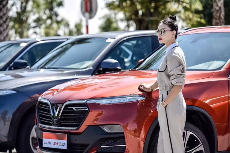 Ngô Thanh Vân đã giành hàng loạt giải thưởng danh giá trong nước và quốc tế với vai nữ chính trong bộ phim hành động Dòng máu anh hùng (2007) và có những bước tiến sâu hơn vào kinh đô điện ảnh Hollywood khi tham gia diễn xuất trong các bộ phim bom tấn như Ngọa hổ tàng long 2, Star Wars: The Last Jedi…