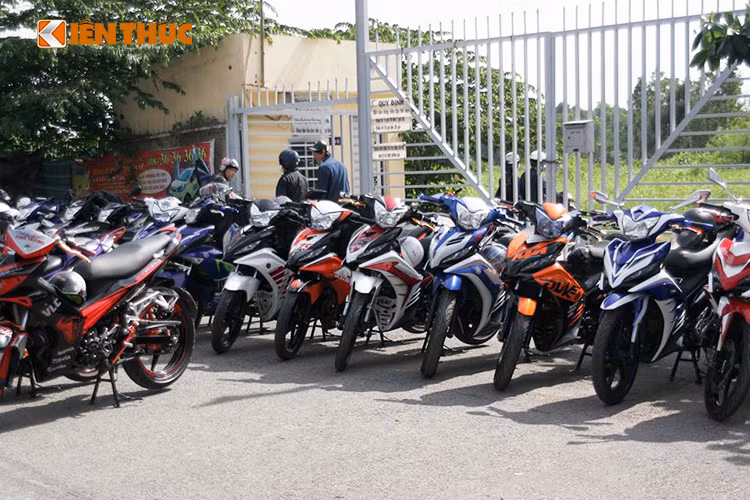 Đại Hội Exciter miền Nam lần này khá đặc biệt vì đây cũng là buổi tiệc chúc mừng sinh nhật lần II của Yamaha Team VLC.