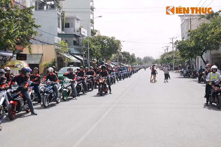 Cả đoàn xe Exciter đã có buổi diễu hành nhỏ trên một số tuyến phố.