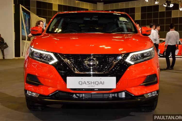 Hiện mức giá bán của xe vấn chưa được công bố tại thị trường Singapoer. Tại Việt Nam, Nissan X-Trail vẫn là bản cũ và được lắp ráp trong nước. Đại diện truyền thông Nissan Việt Nam cho biết, có thể bản facelift sẽ được đưa về trong ngay trong năm 2018 này. 