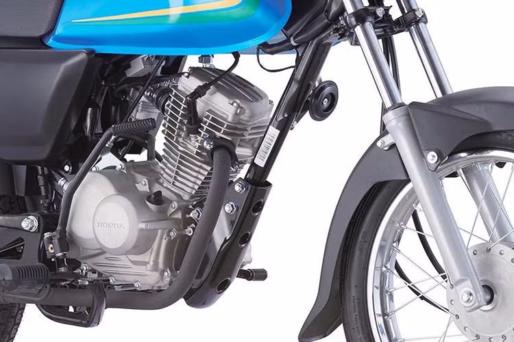 Xe có thiết kế đơn giản, vành nan hoa, bình xăng dung tích lớn và yên ngồi rất lớn nhằm tạo sự êm ái khi di chuyển trên những chặng đường dài. Các chi tiết khác như đèn pha, xi nhan, gác để chân, giá đồ... được thiết kế đơn giản, tiện lợi cho người sử dụng. Hệ thống phanh của xe dạng tang trống, phuộc dạng lò xo trụ và ống lồng.