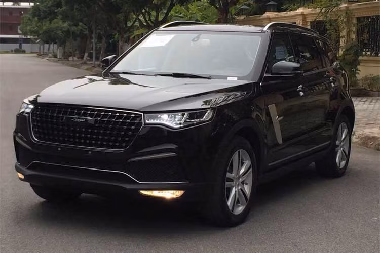 Tại thị trường Việt Nam, nhưng chiếc xe Zoyte của Trung Quốc cũng xuất hiện khá nhiều - đặc biệt là chiếc Zoyte Z8, mẫu xe này có mức giá chỉ 728 triệu đồng nhưng được "nhái" dễ dàng thành các mẫu SUV hạng sang khác nhau và dự tính cạnh tranh cùng phân khúc với Mazda CX-5, Honda CR-V hay Hyundai Tucson.